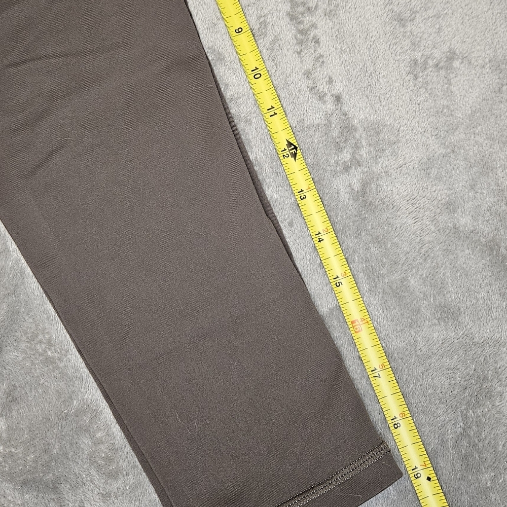 prAna Pillar Capri Legging in Cargo Green - Size XS - Picture 5 of 6